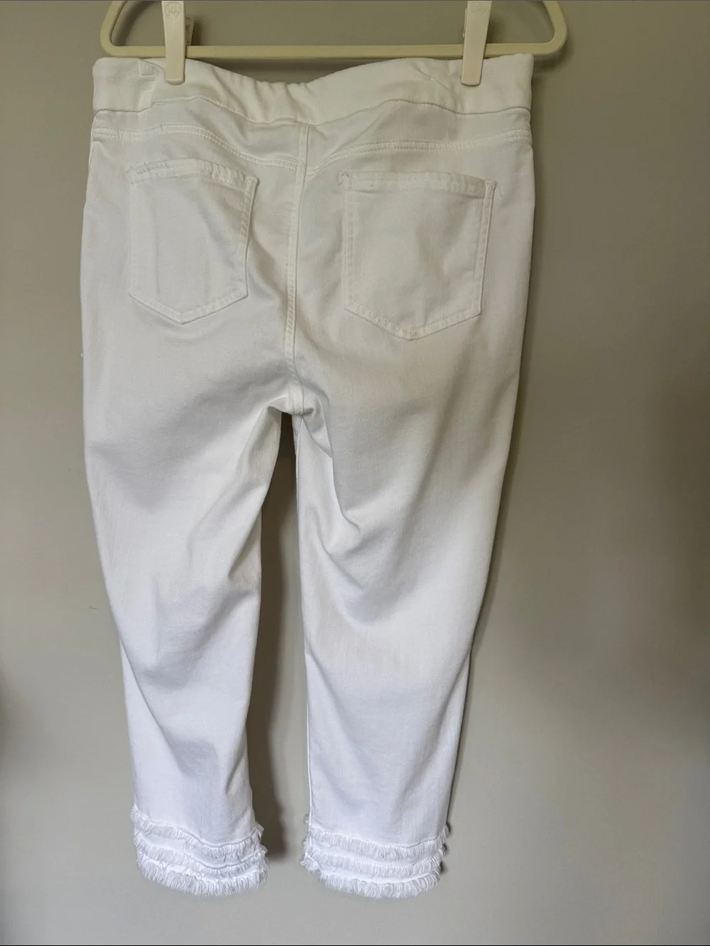 Chico's White Cropped Triple Frayed-Hem Pull On Pants Size 2 (10/12) - Picture 4 of 8